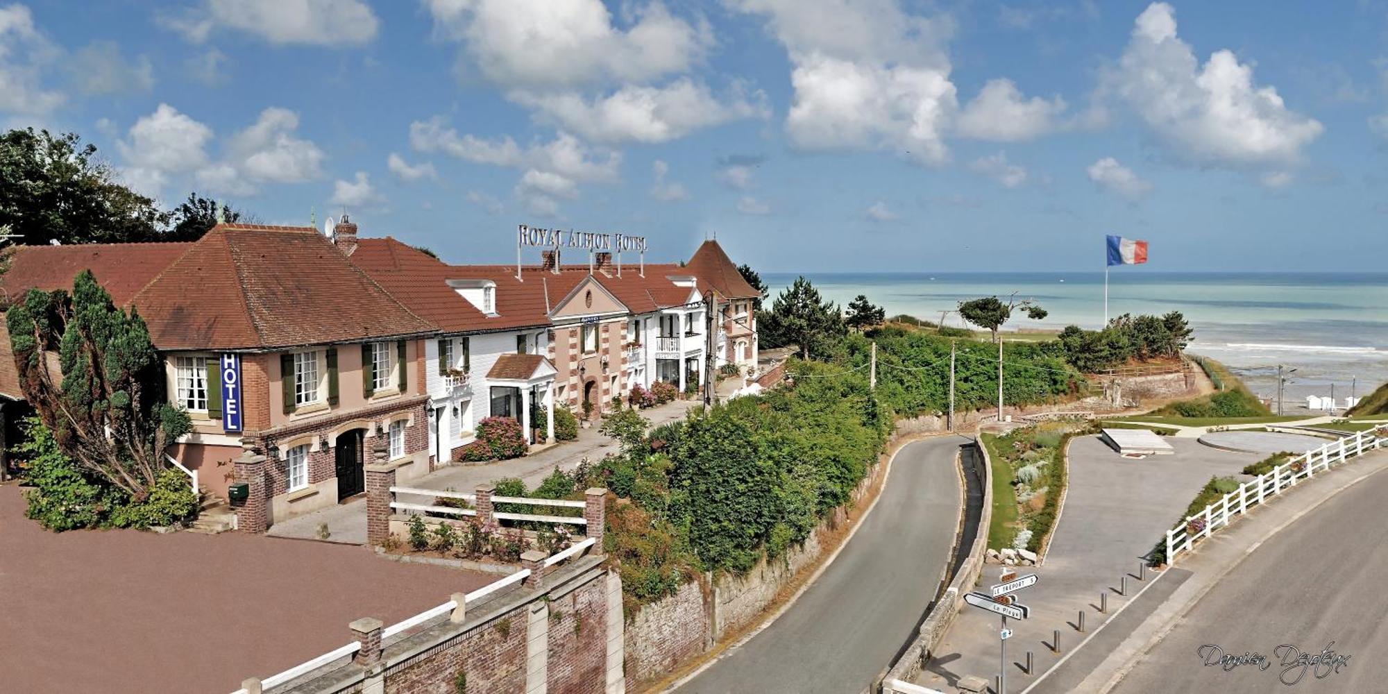 Hotel Royal Albion Mesnil-Val-Plage Exterior photo